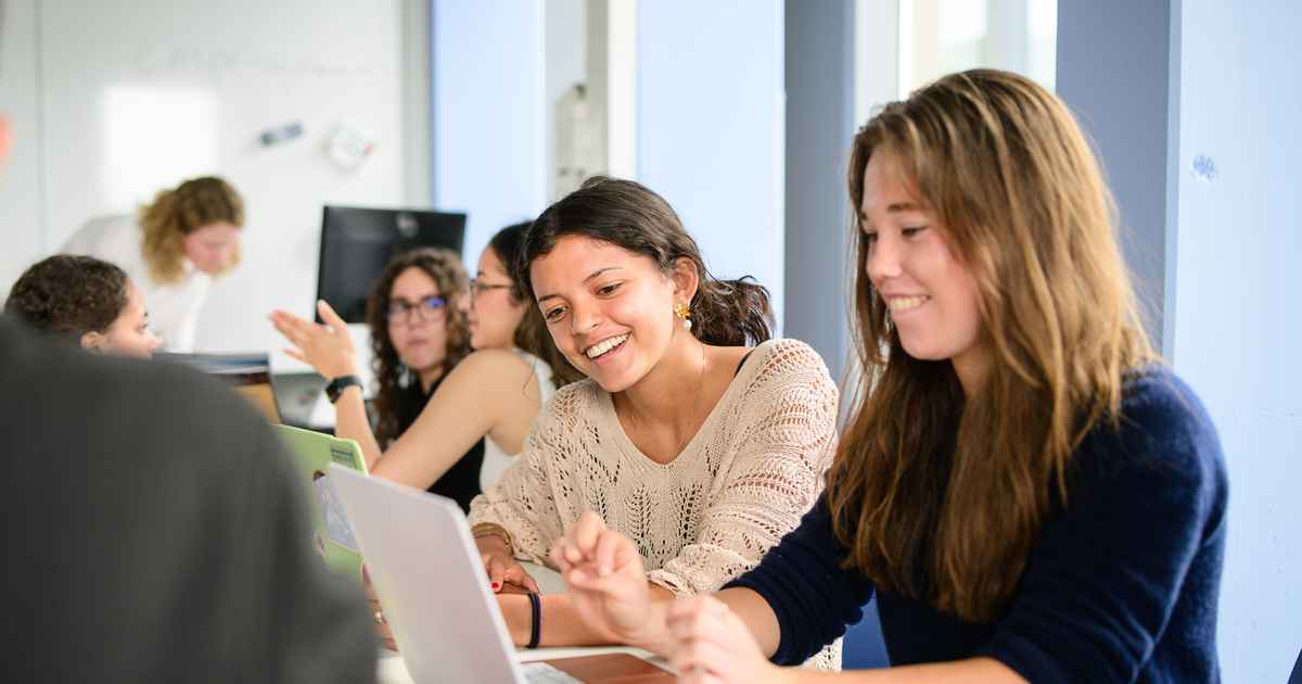 How to apply Pre University Honours Programme: Sustainable Thinking UvA Summer School How to apply Pre University Honours Programme: Sustainable Thinking UvA Summer School